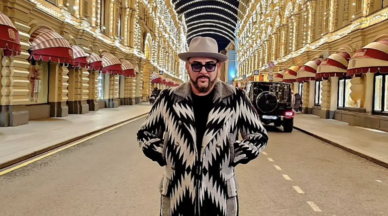 Отказаха виза за САЩ на Устата, снимал клип в Москва