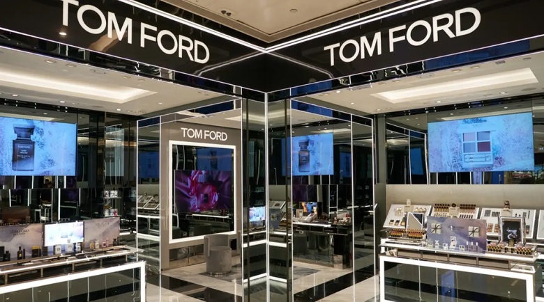 В магазин на Tom Ford предлагали секс услуги на VIP клиентите си